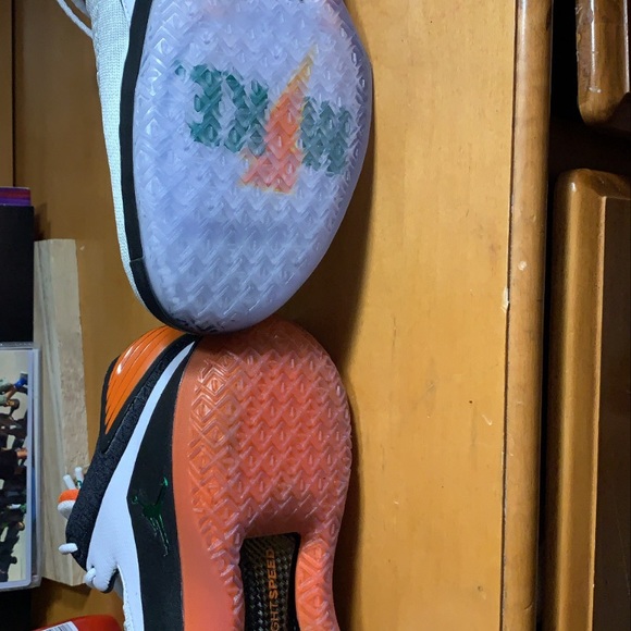 Jordan 32 Gatorade size 10 never worn with box